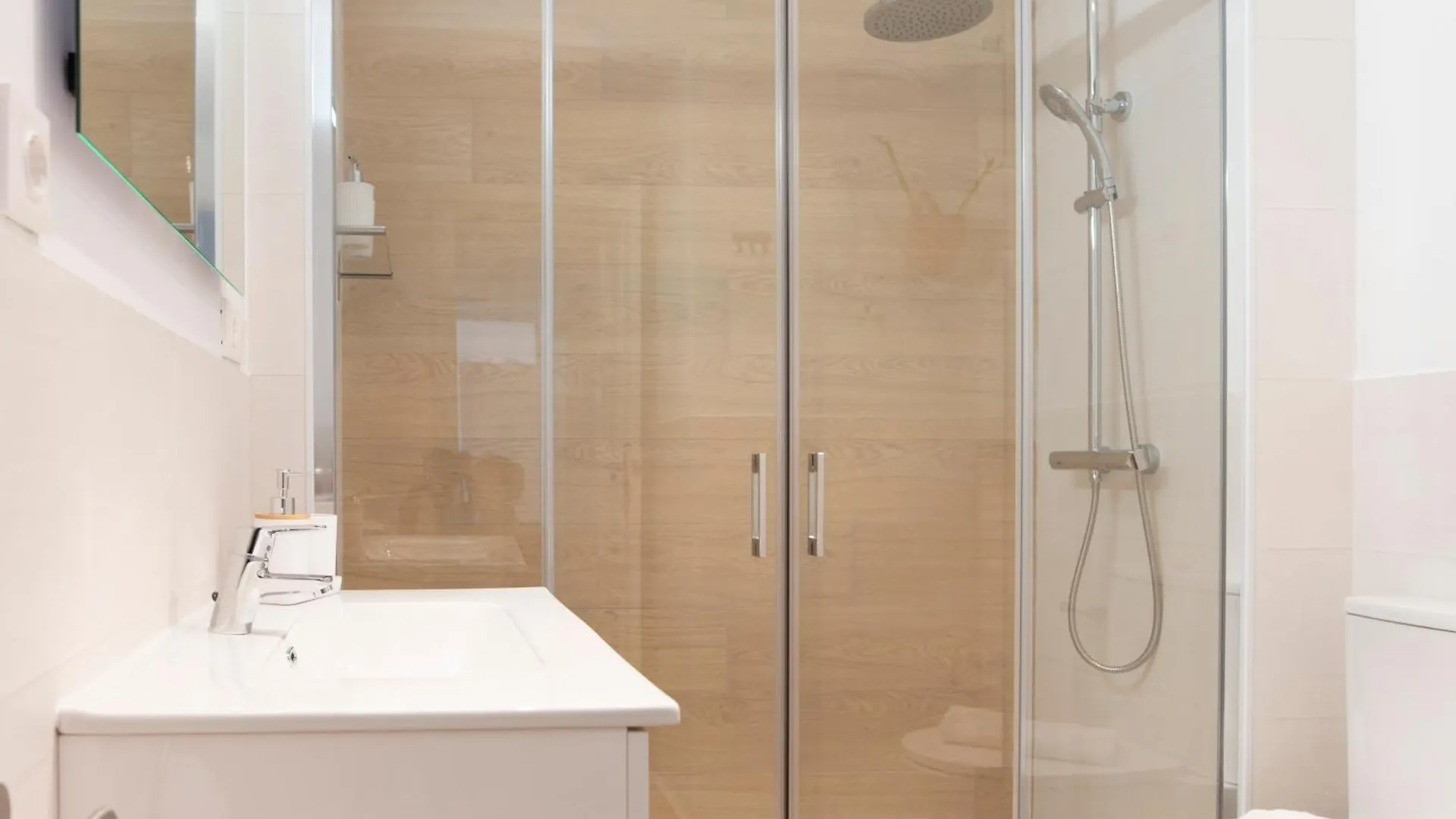 Alohamundi Castilla VII Seville Apartment